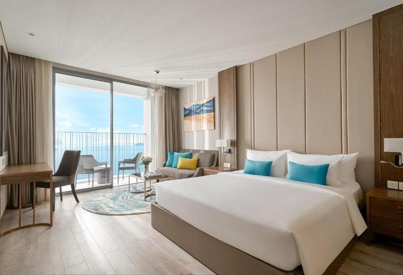 اتاق لوکس با چشمانداز دریا, Capital Panorama Apartment