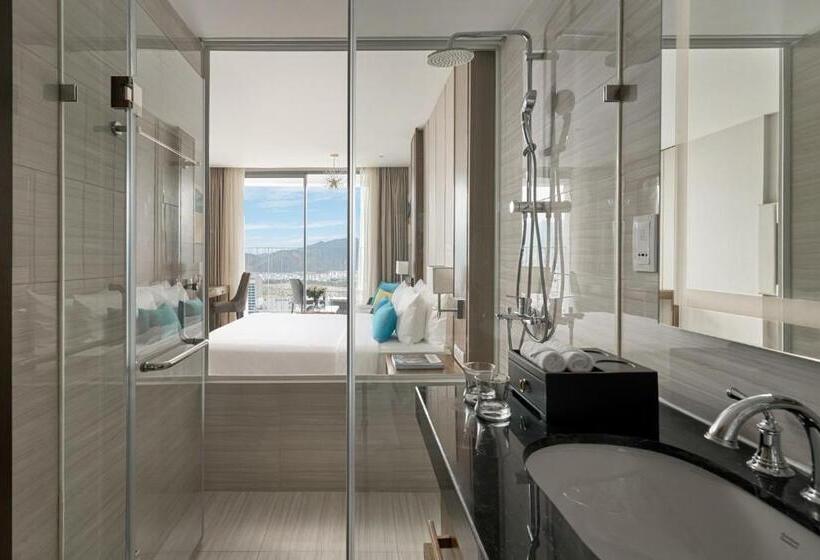 اتاق لوکس با بالکن, Capital Panorama Apartment