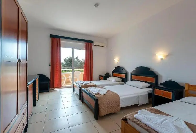 Standard Kolmen Hengen Huone, Cirillo Family Hotel Christinas Studios