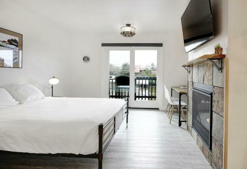 غرفة قياسية سرير ملكى, Scp Depoe Bay