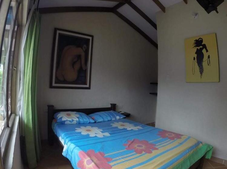 غرفة قياسية مزوَّدة بشُرفة, Cabañas El Samán