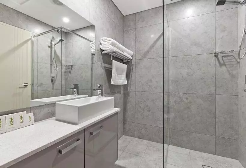 اتاق سوپریور با تخت بزرگ, Argus Hotel Darwin