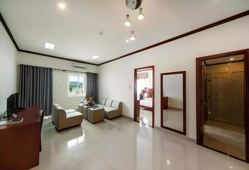 سوییت جونیور, Ban Thach Riverside Hotel & Resort