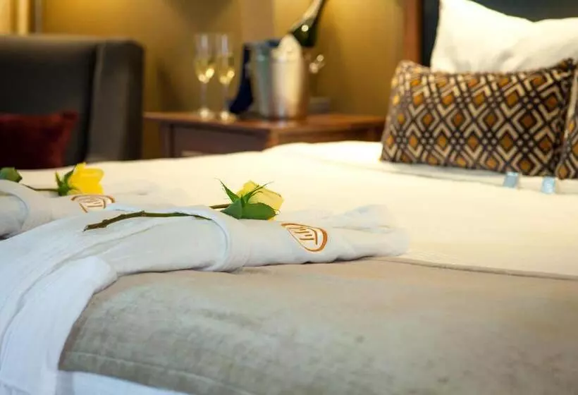 ガーデンビュースタンダードルーム, Best Western Premier Boulder Falls Inn