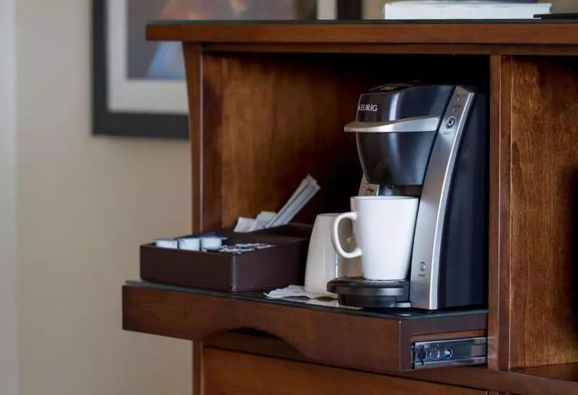 キングサイズベッドのスイートルーム, Best Western Premier Boulder Falls Inn