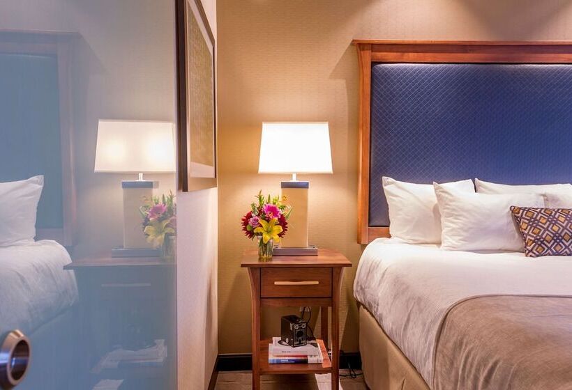 جناح, Best Western Premier Boulder Falls Inn