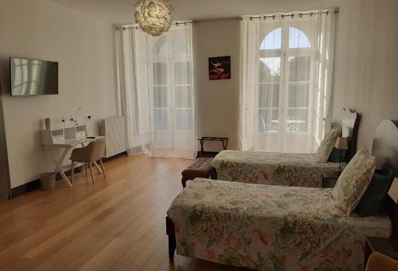 חדר סופריור, Chateau De Briançon