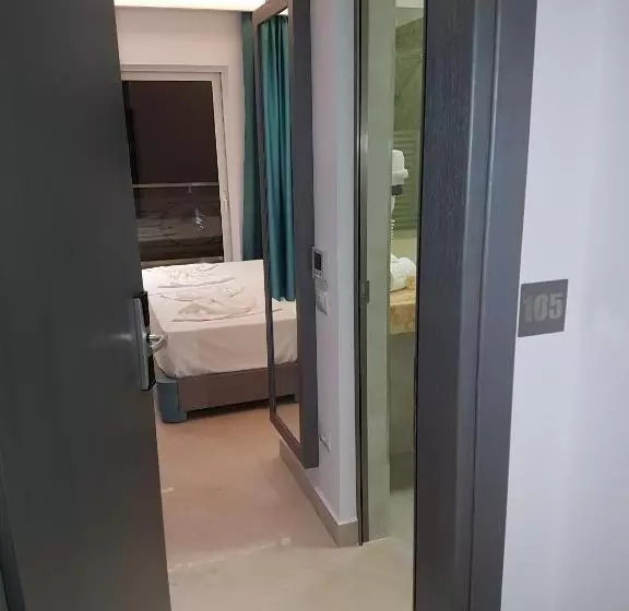 Chambre Supérieure Vue Mer, Delfini