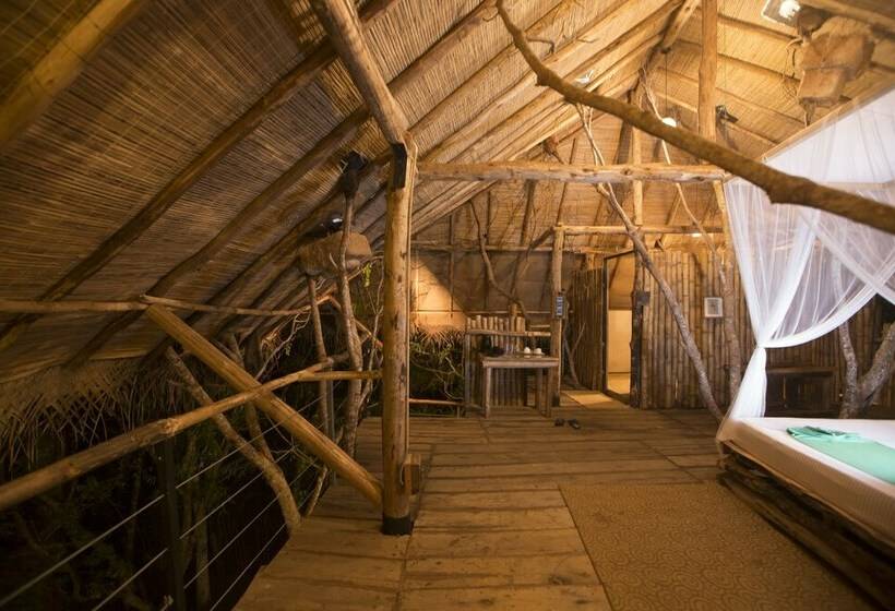 Люкс, Saraii Village