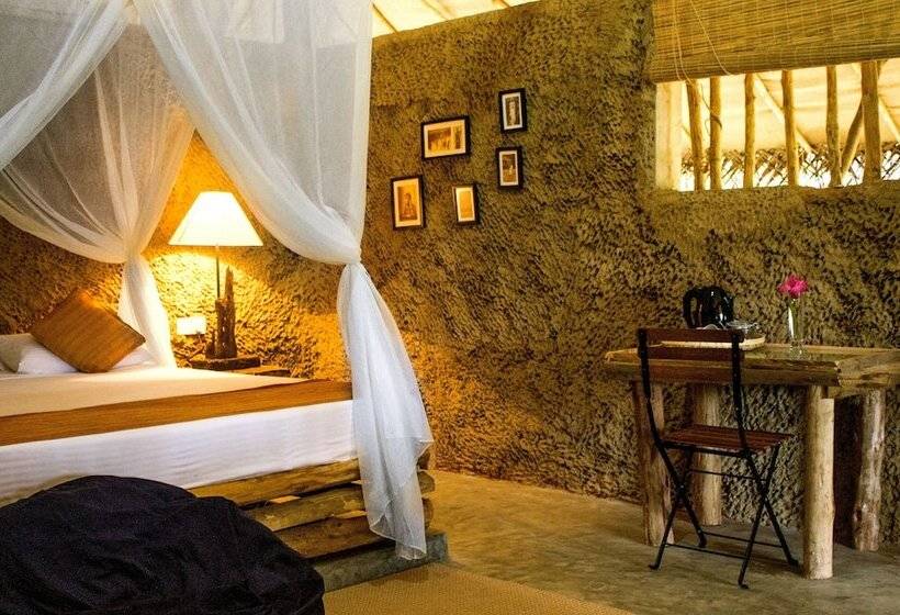 Люкс, Saraii Village