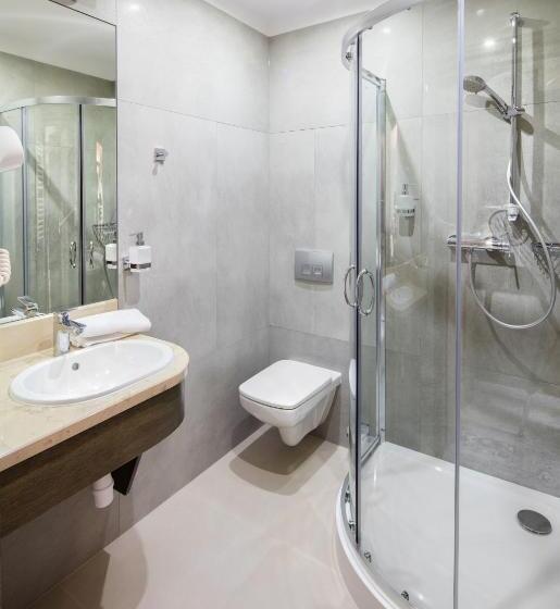 标准单人间, Szary Residence