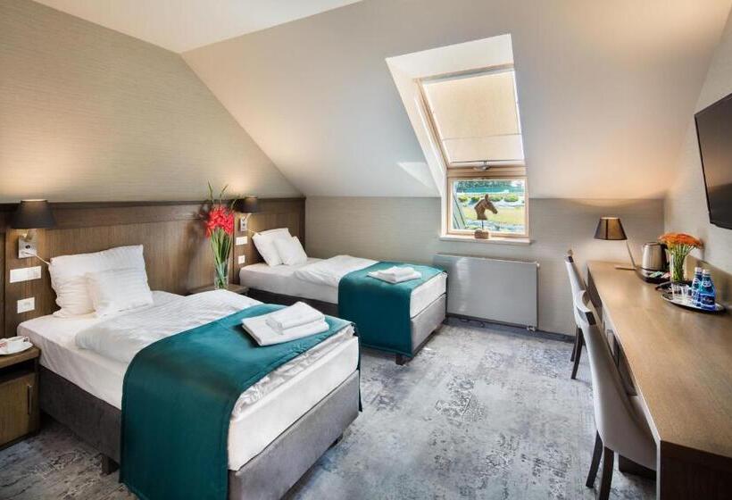 标准间, Szary Residence