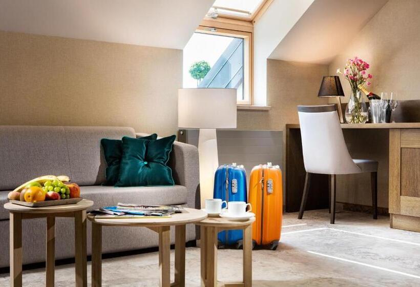 豪华家庭房间, Szary Residence