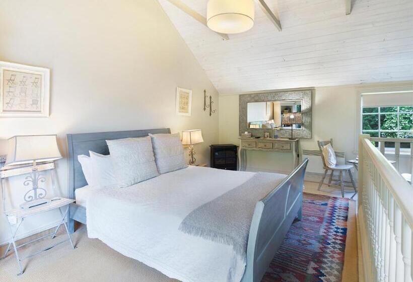 Номер Deluxe, The Red Feather Inn