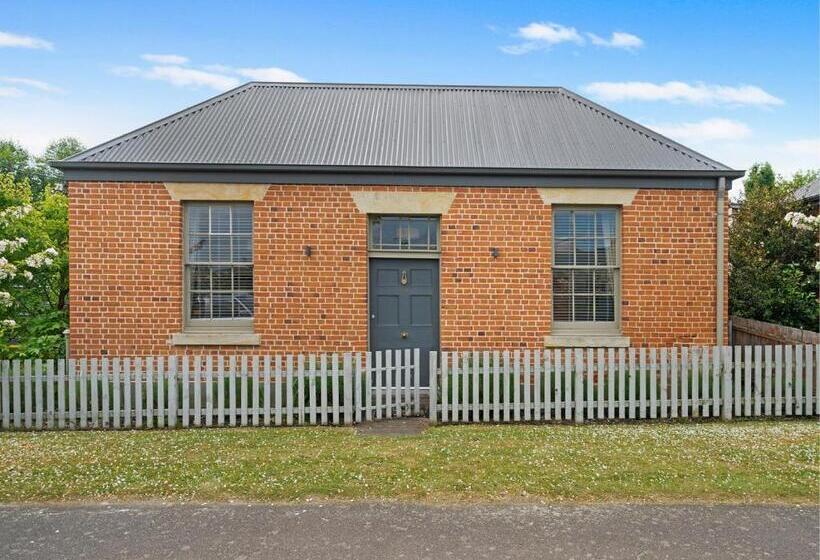 Вилла 3 Спальни, The Red Feather Inn