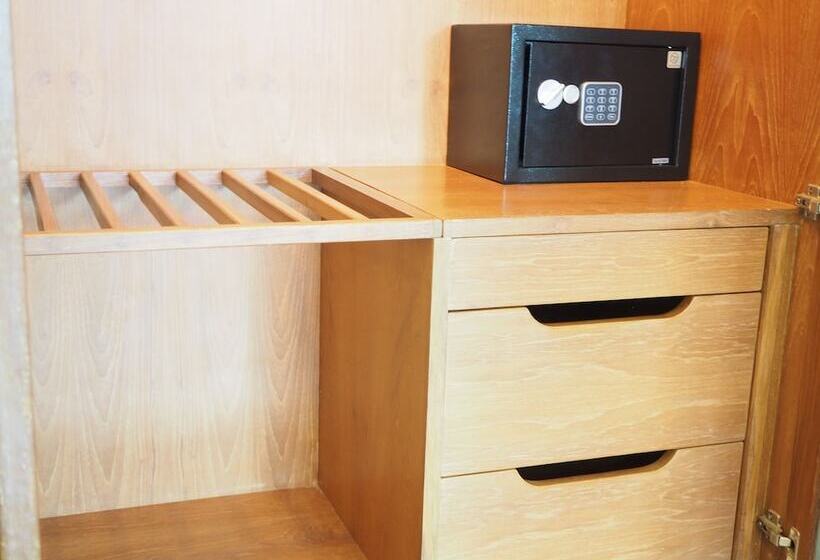 חדר דלוקס, Your Place Inn