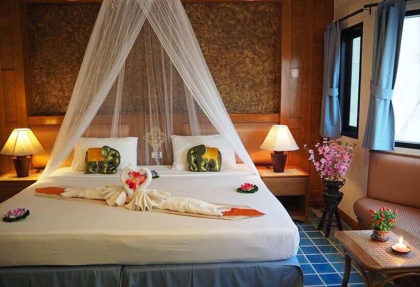 חדר דלוקס, Your Place Inn