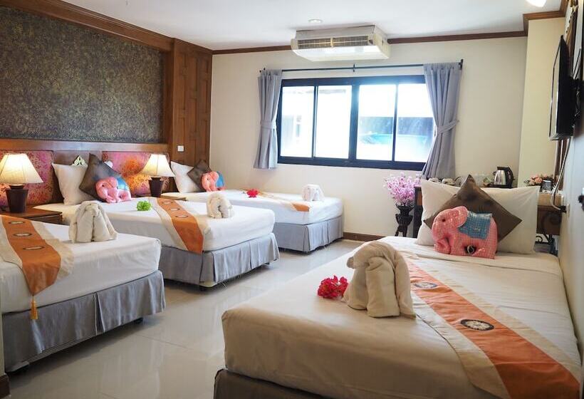 חדר משפחתי, Your Place Inn