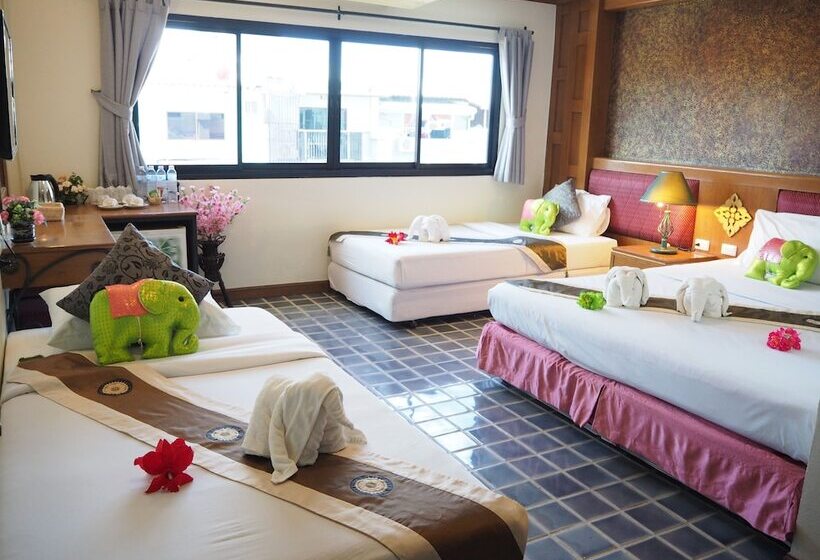 패밀리 룸, Your Place Inn