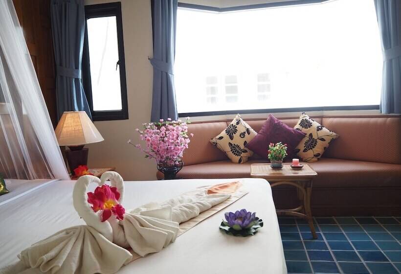 חדר דלוקס, Your Place Inn