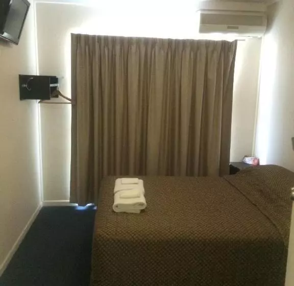 エコノミールーム, The Commercial Hotel Motel