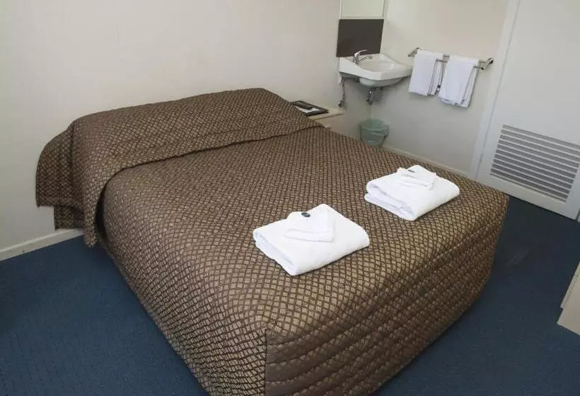 エコノミールーム, The Commercial Hotel Motel