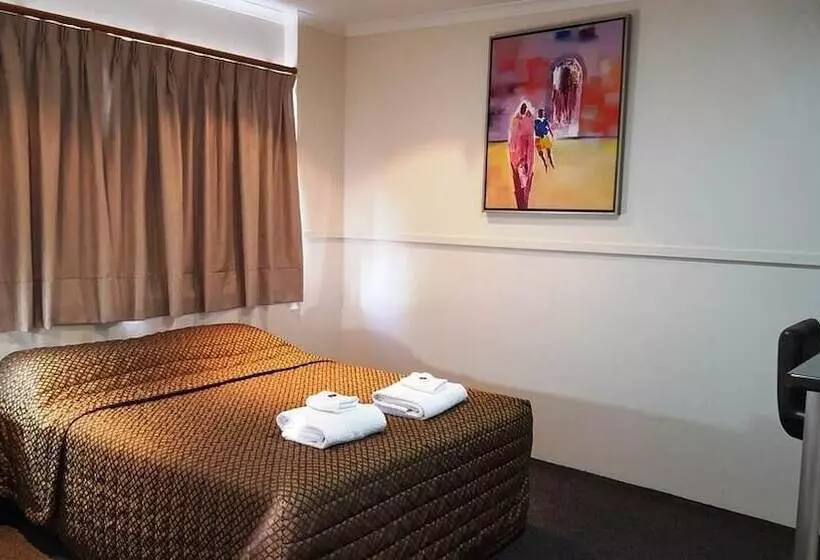 デラックスルーム, The Commercial Hotel Motel