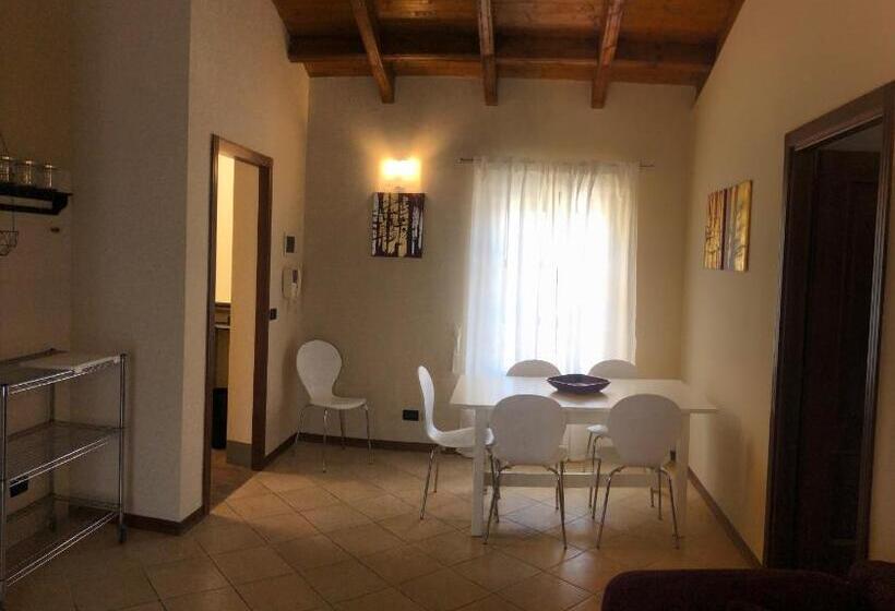 3ベッドルームアパートメント, Villa Scati Bed And Breakfast