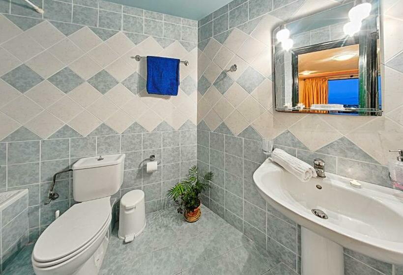 استودیوی استاندارد با چشمانداز دریا, Harmony