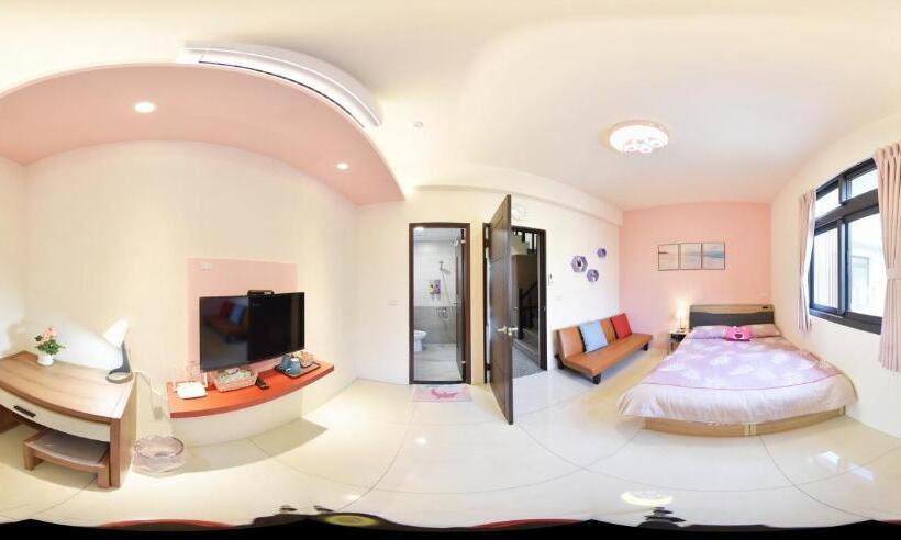 اتاق استاندارد سه نفره, Beauty Chen S House