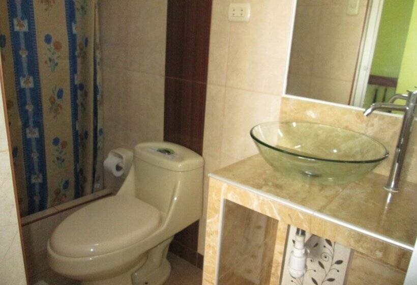 스탠다드 룸, Hostal Lukanas