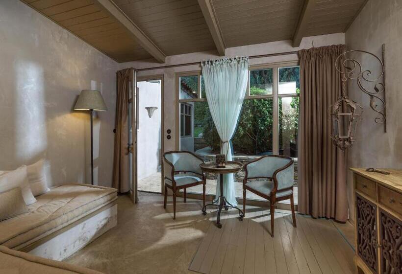 סוויטת דלוקס נוף לים, Six Keys