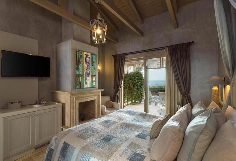 סוויטת דלוקס נוף לים, Six Keys