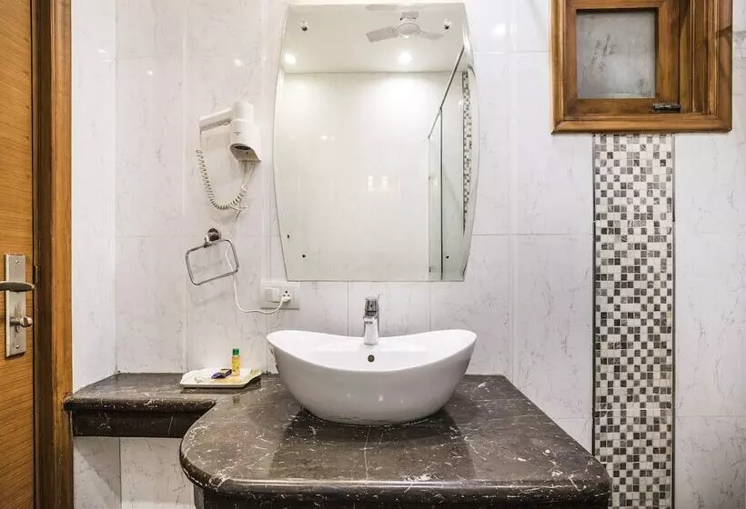 デラックスルーム, Fabhotel Grd Dlf Square