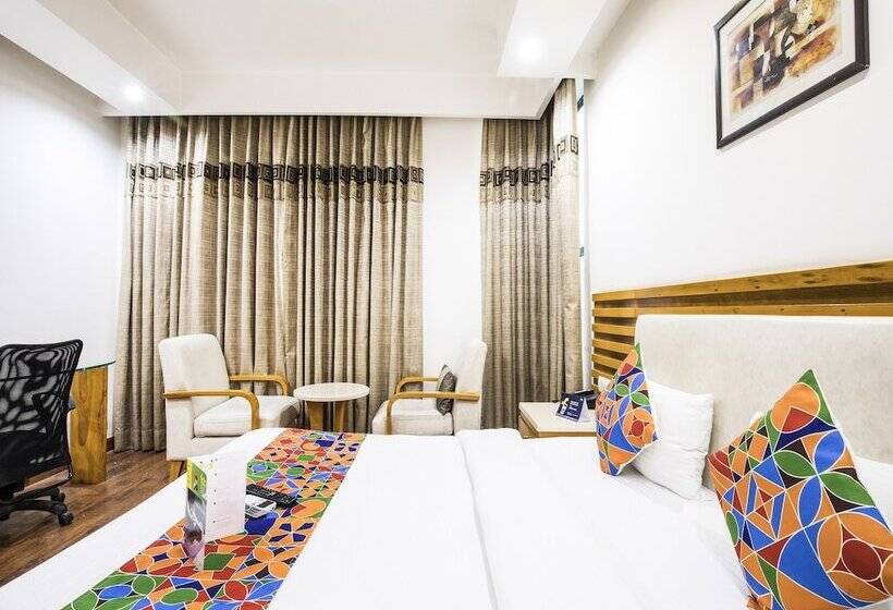 Camera Deluxe, Fabhotel Grd Dlf Square