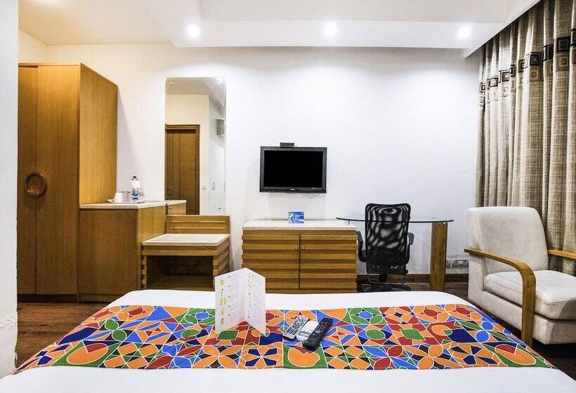 Camera Deluxe, Fabhotel Grd Dlf Square