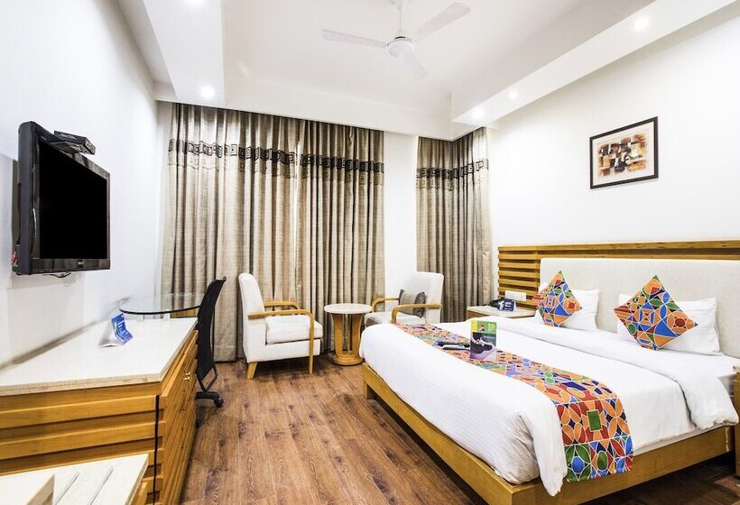 Camera Deluxe, Fabhotel Grd Dlf Square