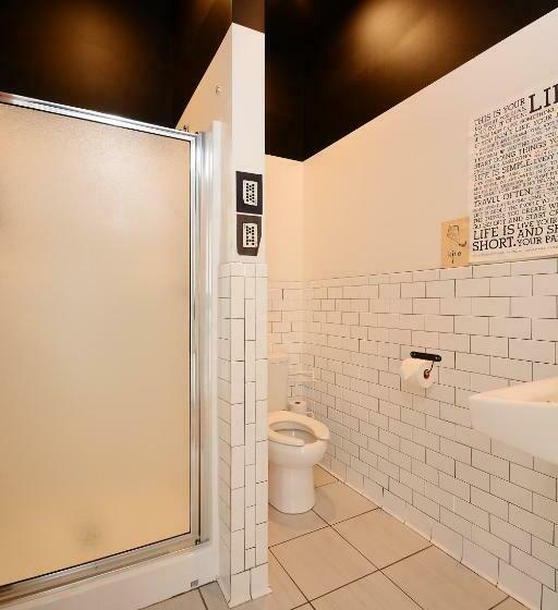 스탠다드 룸 킹사이즈 침대, Hostel Fish