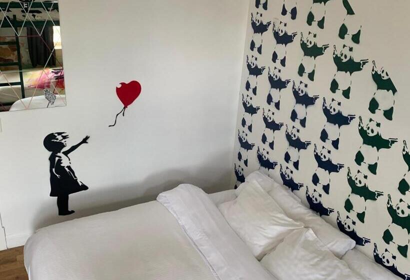 스탠다드 4인용 룸 공용 욕실, Hostel Fish