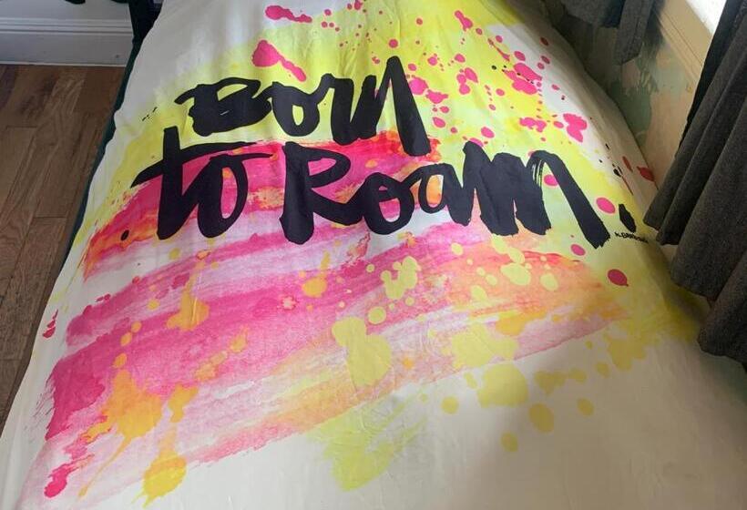 스탠다드 4인용 룸 공용 욕실, Hostel Fish