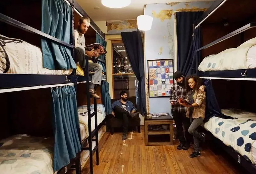 تختخواب در اتاق مشترک, Hostel Fish