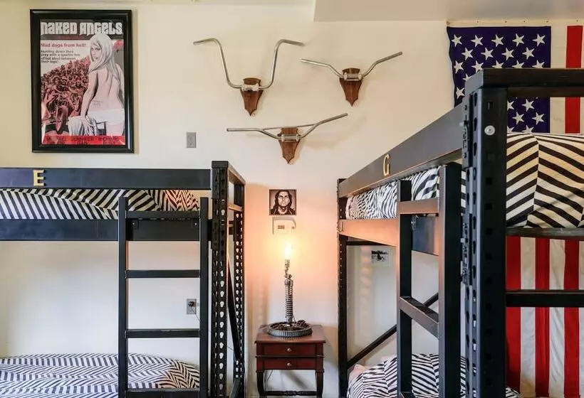 تختخواب در اتاق مشترک, Hostel Fish