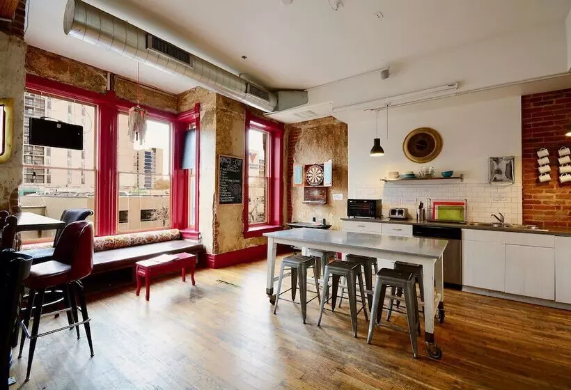 تختخواب در اتاق مشترک, Hostel Fish