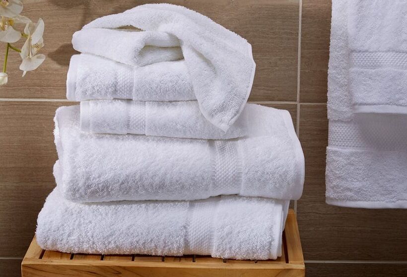 家庭间, 1 Hotel Mahkota Cheras