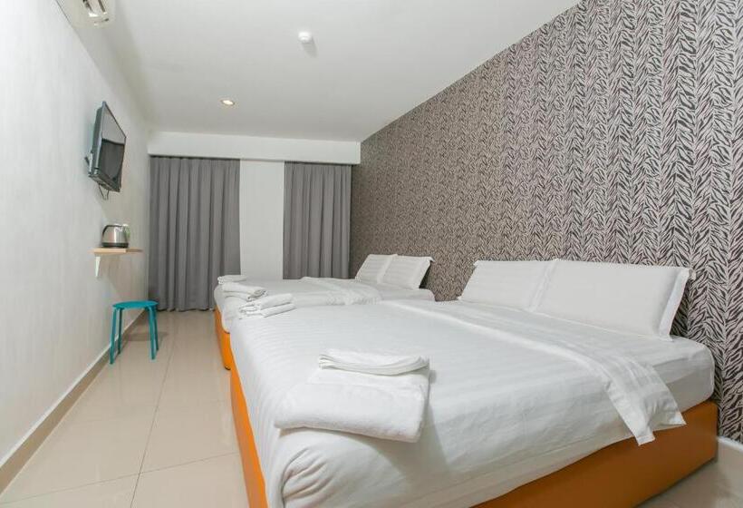 家庭间, 1 Hotel Mahkota Cheras