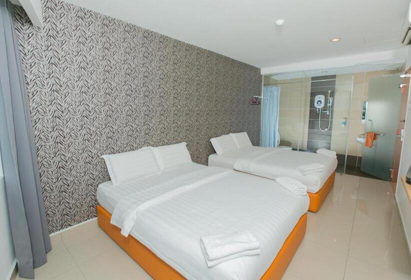 家庭间, 1 Hotel Mahkota Cheras