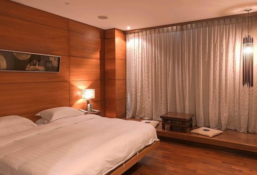 اتاق لوکس, Einhan Resort