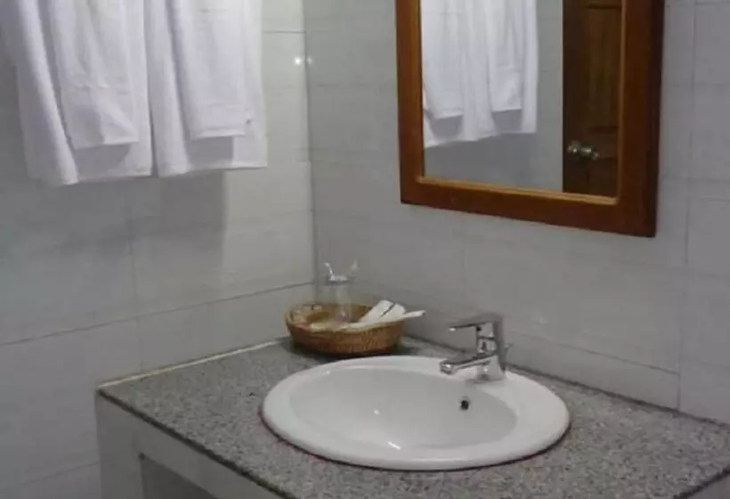 اتاق لوکس, Golden Lotus Inle
