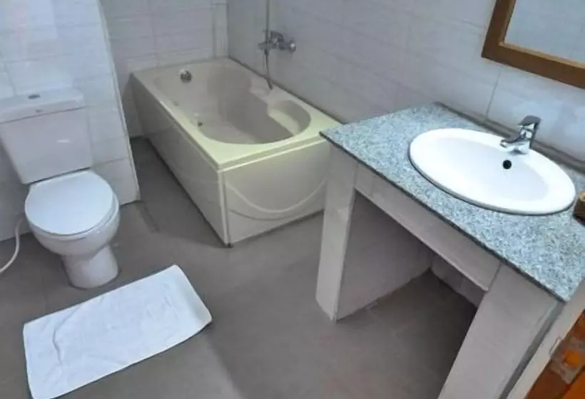 اتاق لوکس, Golden Lotus Inle