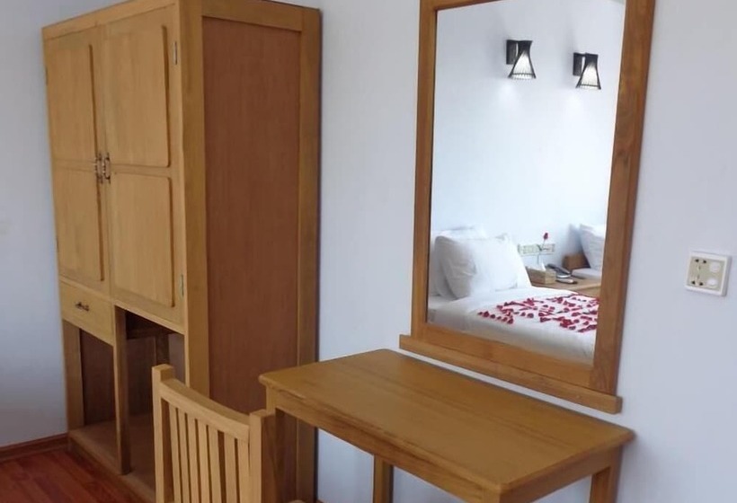 اتاق لوکس, Golden Lotus Inle